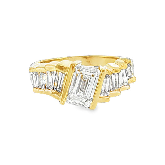Late 20th-Century 18k Yellow Gold 1 Carat Emerald Cut Contemporary Ring