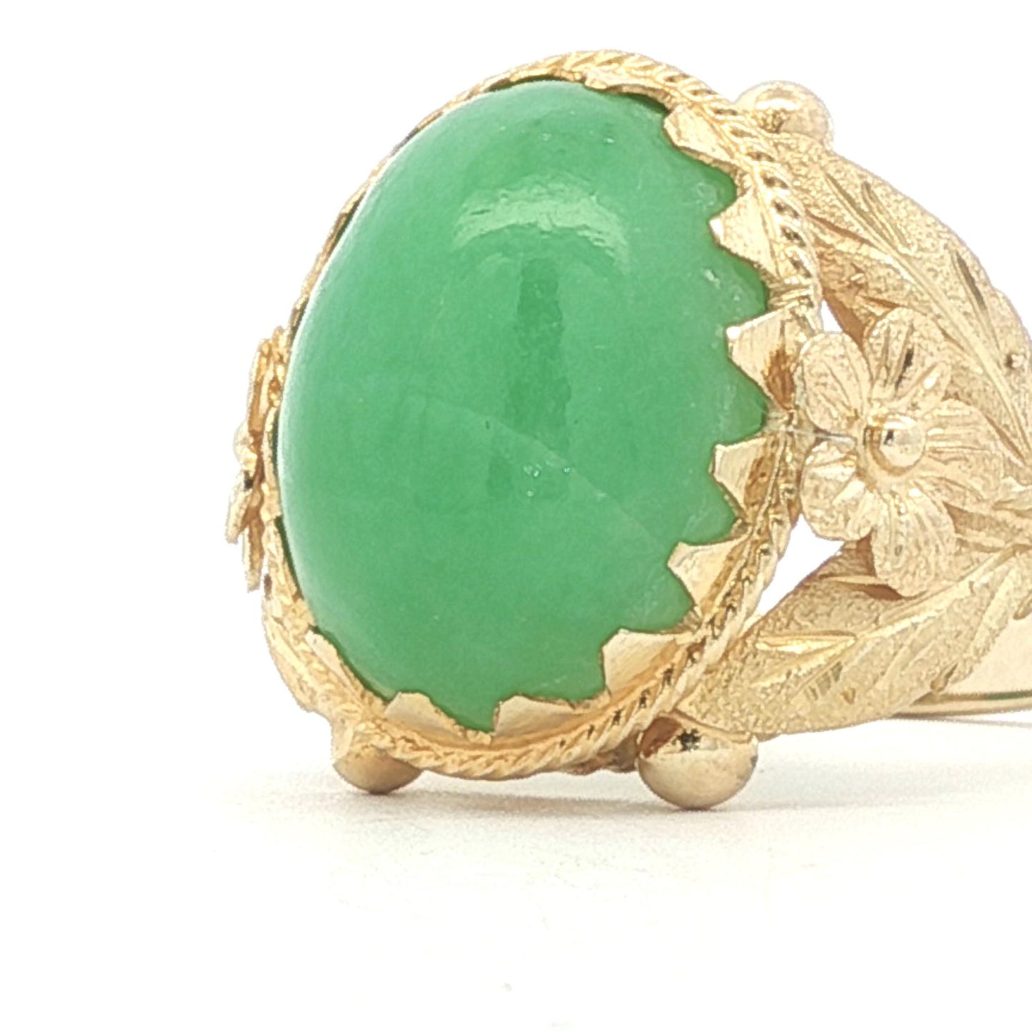 1960's Jadeite 14k yellow gold Floral Design Ring