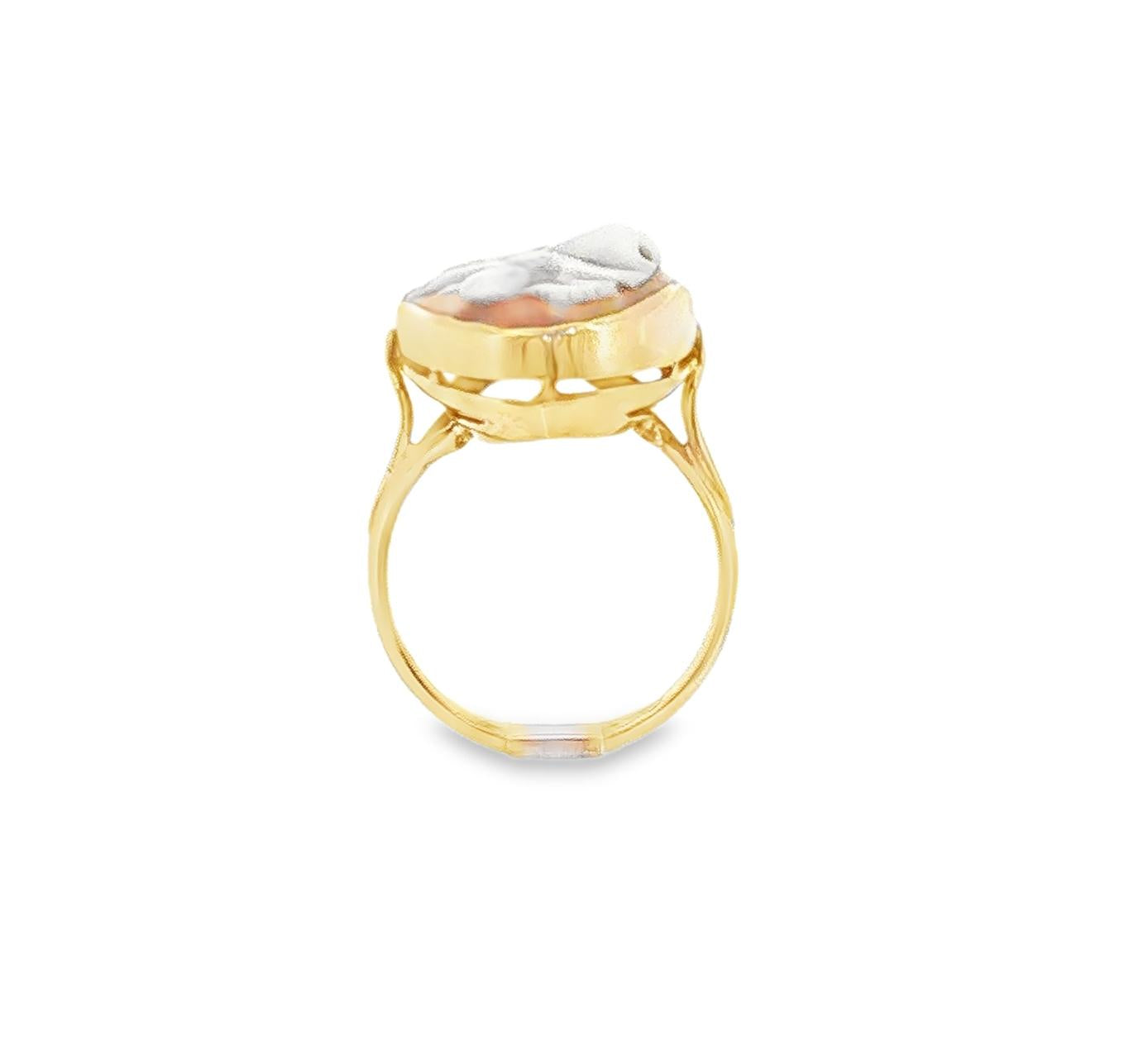Mid-century 14k Yellow Gold Flower Cameo Ring