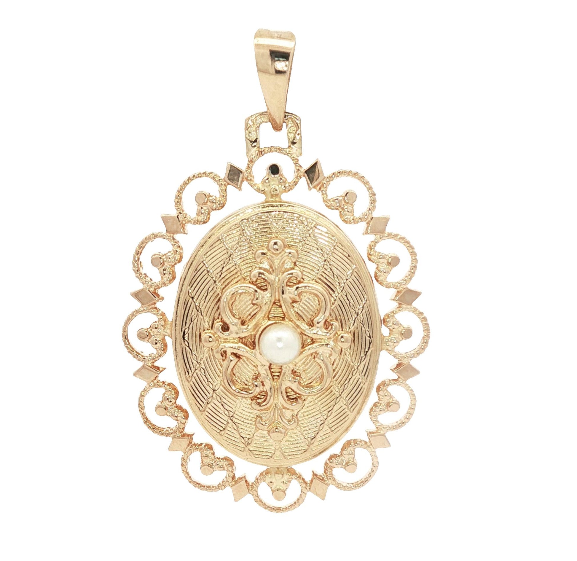 Vintage 18k yellow gold Filigree Textured Filigree Locket with a Cultured Pearl