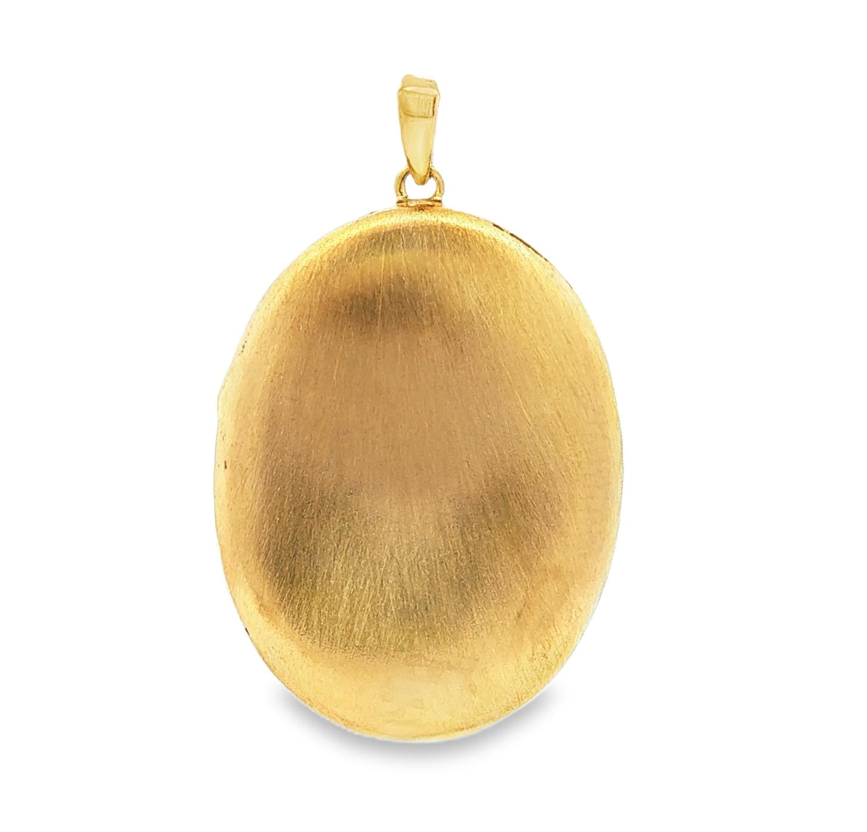 Vintage 14k yellow gold Oval Plain Locket