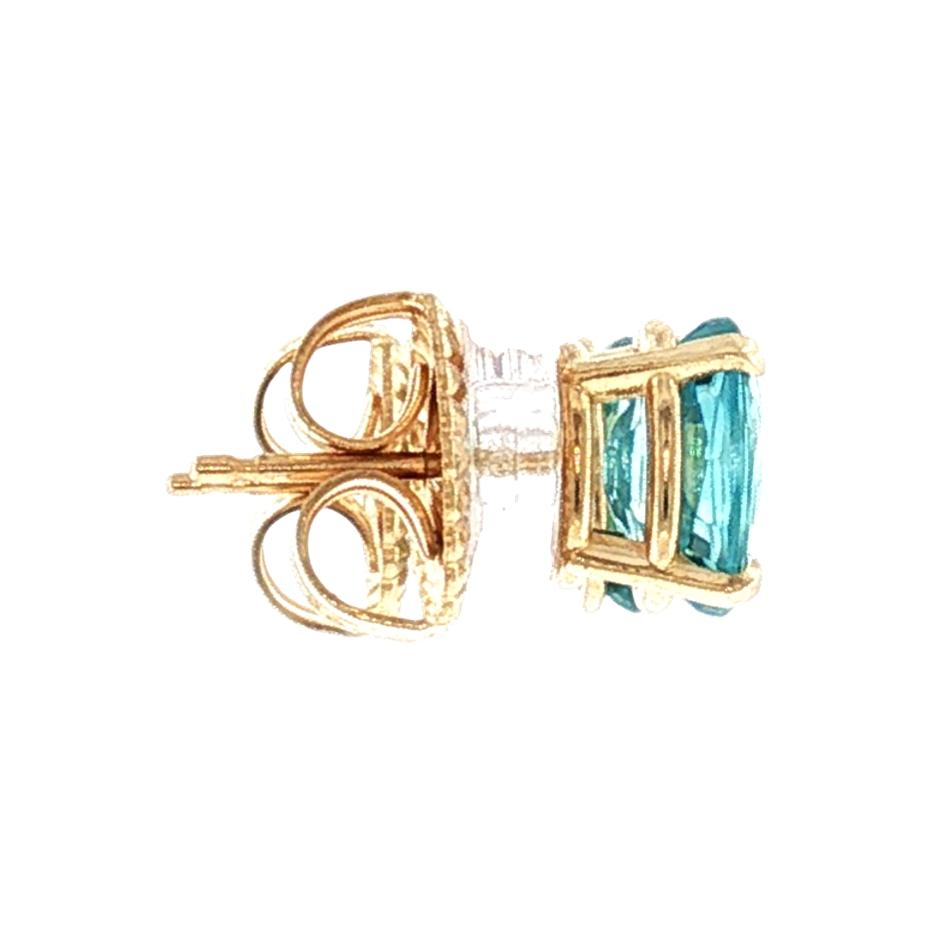 Late 20th-Century 14 Karat Yellow Gold Oval Natural Blue Zircon Stud Earrings