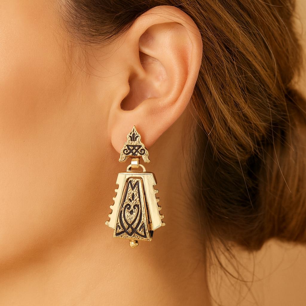 Vintage 14k yellow gold Victorian Style Enameled Drop Earrings