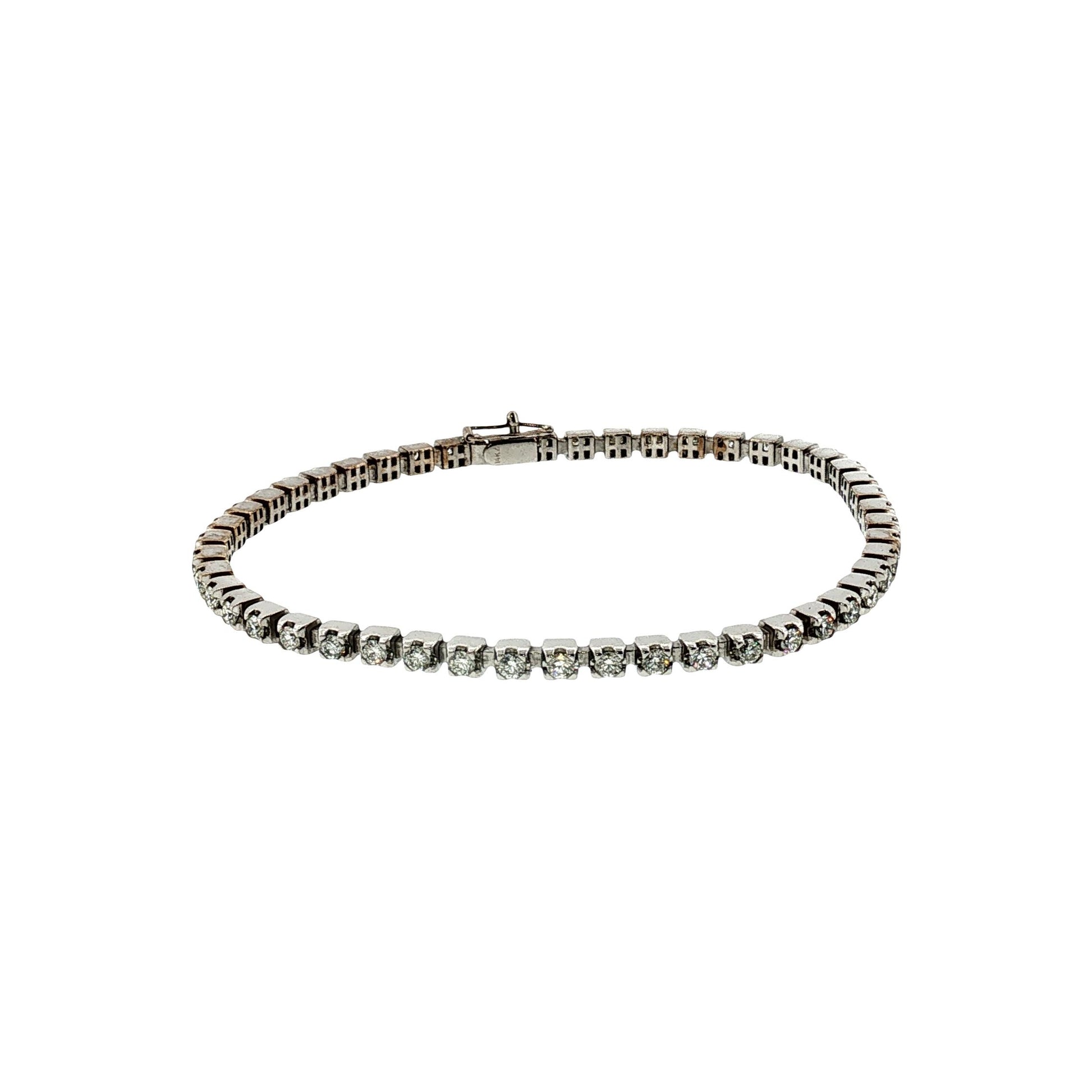 21st-Century 14k White Gold 48 Natural Diamonds Weighing 2.9 Carat Bracelet
