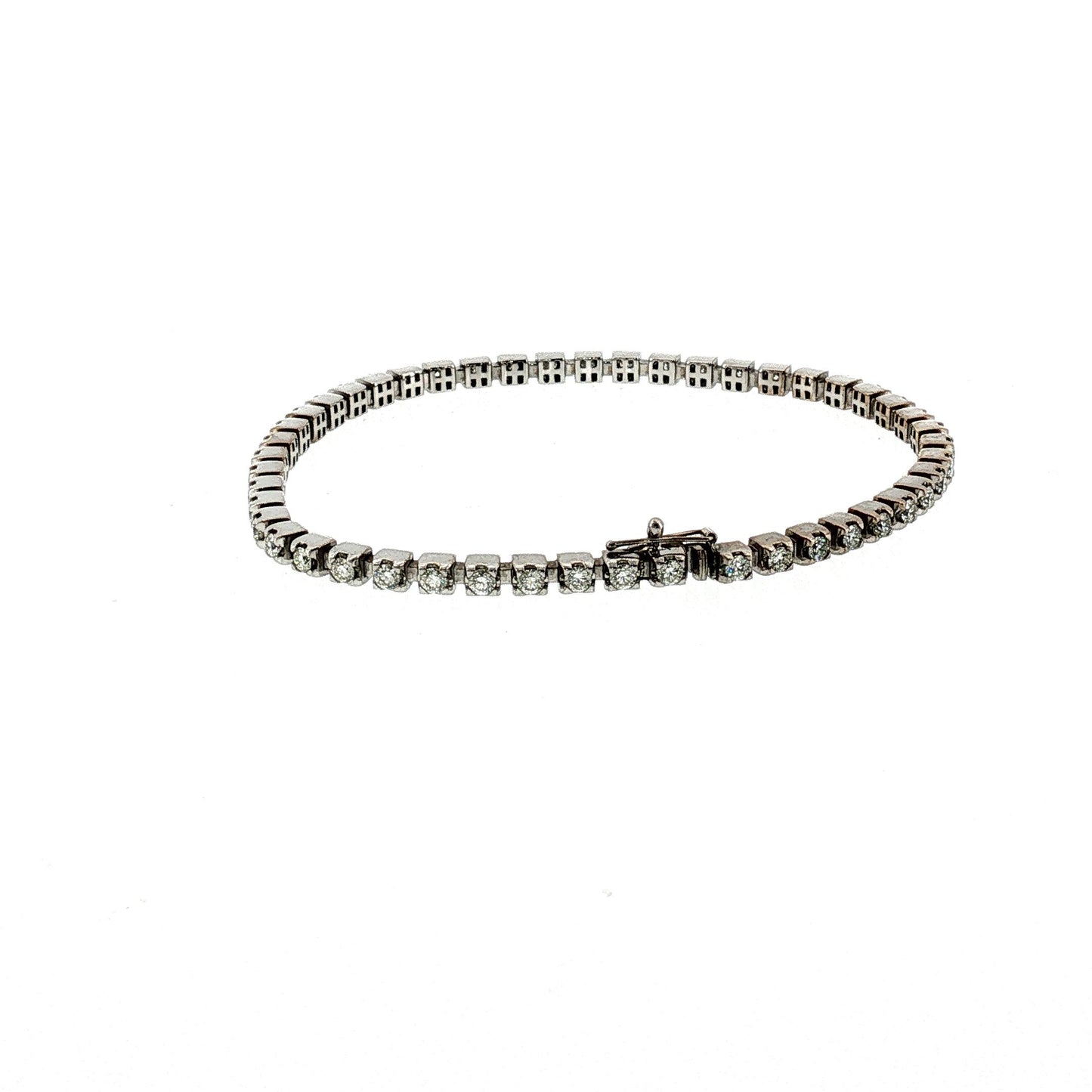 21st-Century 14k White Gold 48 Natural Diamonds Weighing 2.9 Carat Bracelet