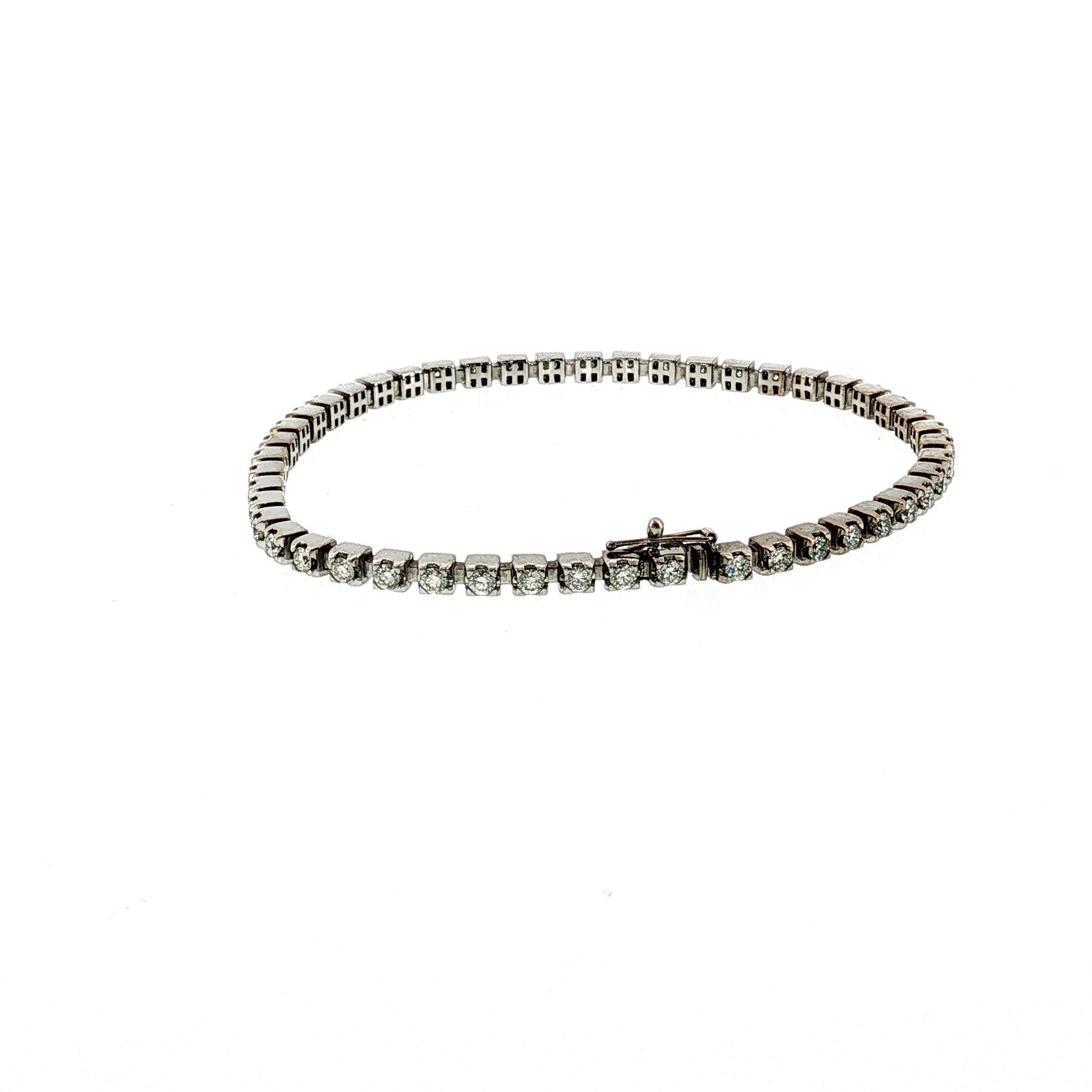 21st-Century 14k White Gold 48 Natural Diamonds Weighing 2.9 Carat Bracelet