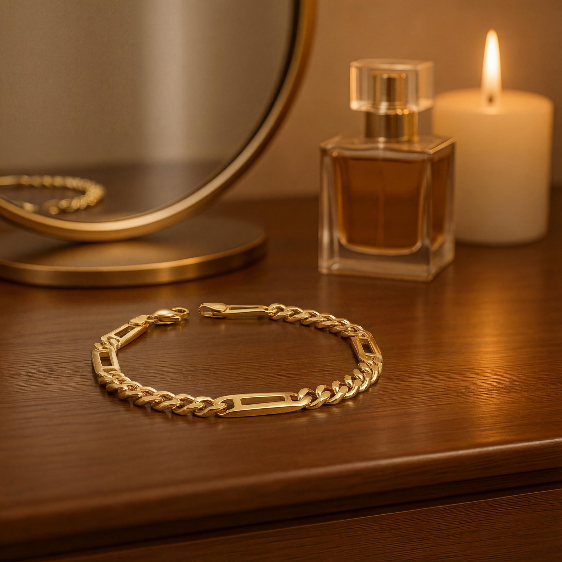 A Vintage Alternating Cuban and Open Link 7" Bracelet