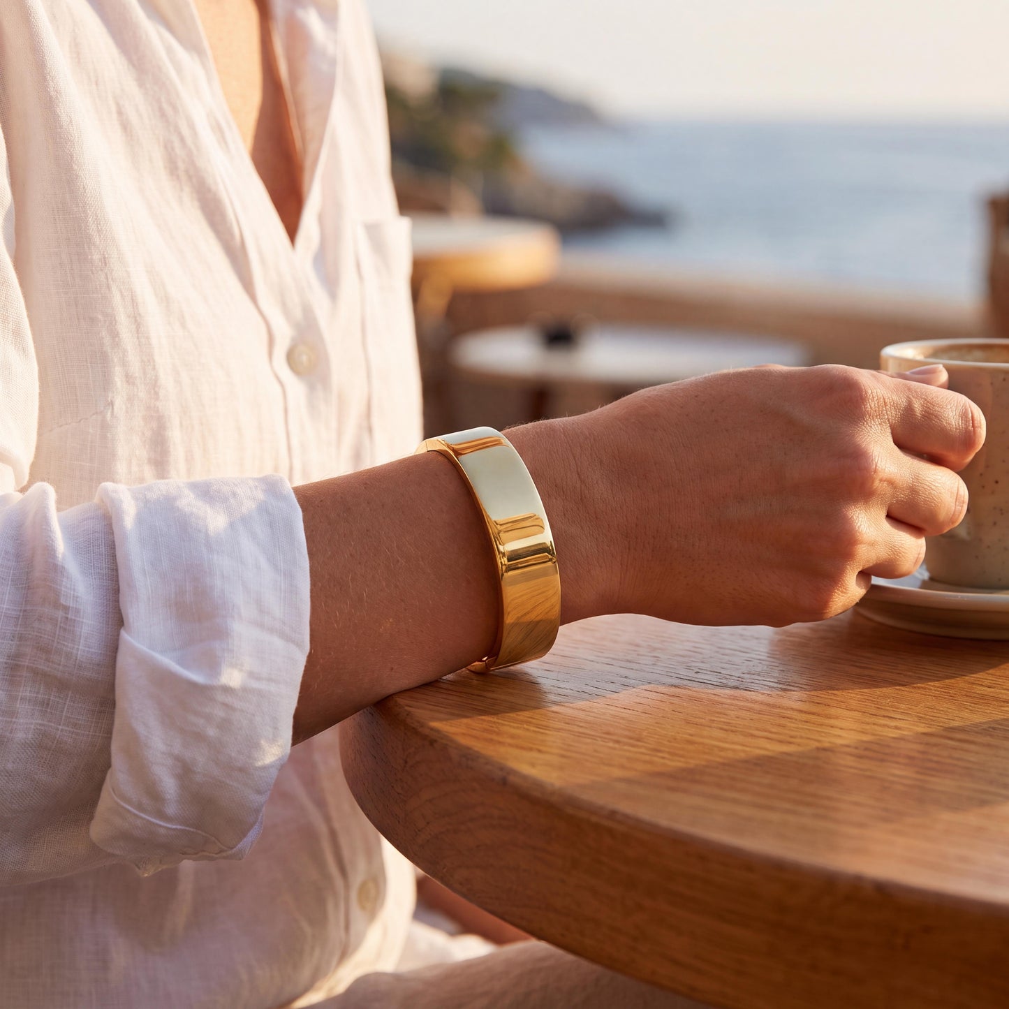 Late 20th-Century 14k Yellow Gold Italian Hinged Bracelet