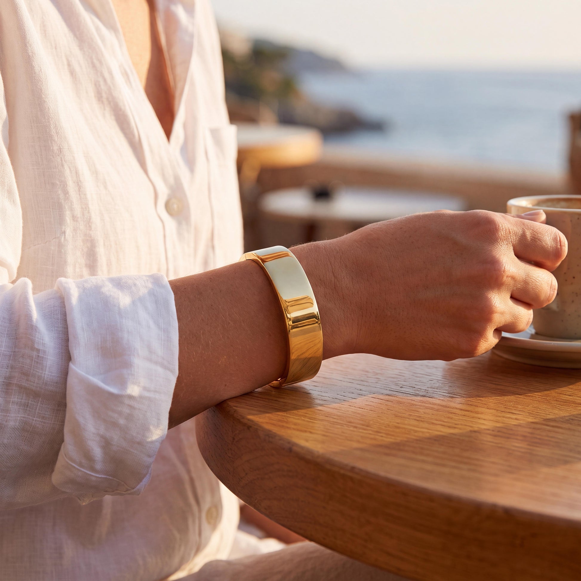 Late 20th-Century 14k Yellow Gold Italian Hinged Bracelet