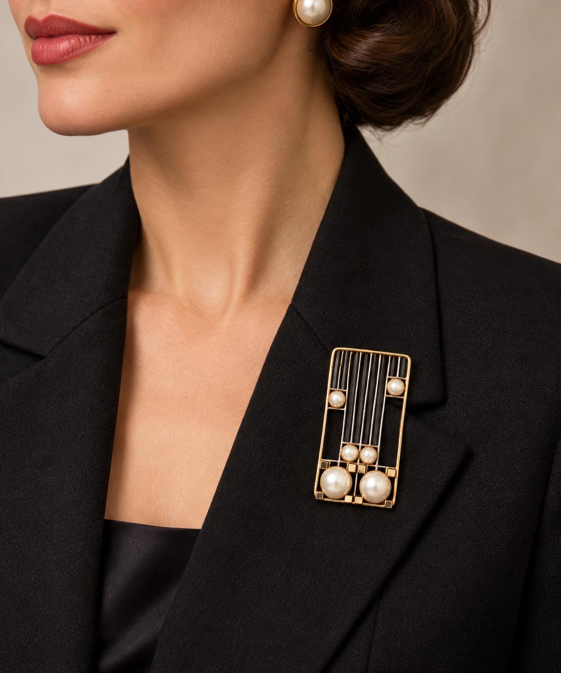 Late 20th-Century Contemporary Cultured Pearl Brooch