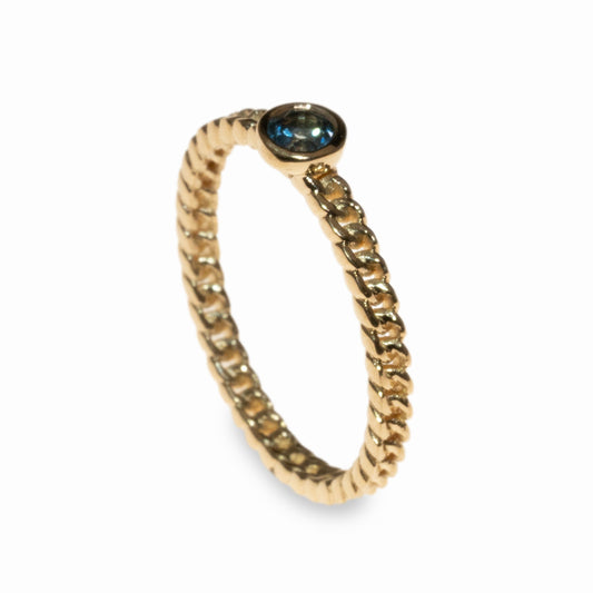 Chain link Montana sapphire stacking ring