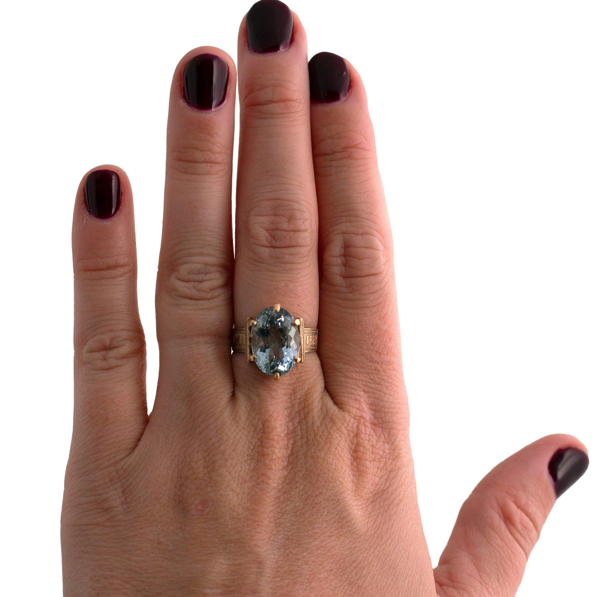 Victorian 10k yellow gold 8ct Oval Aqua Ring