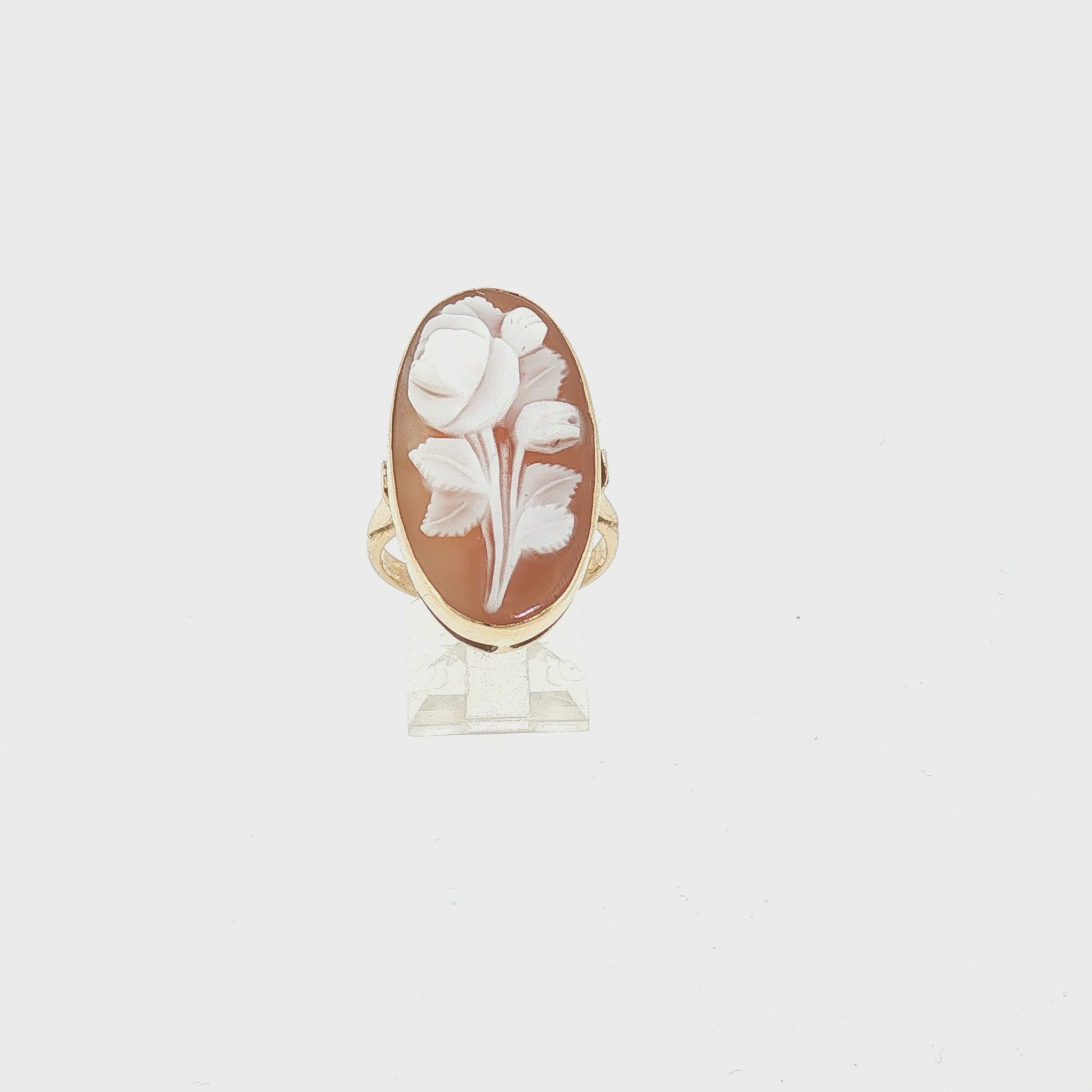 Mid-century 14k Yellow Gold Flower Cameo Ring