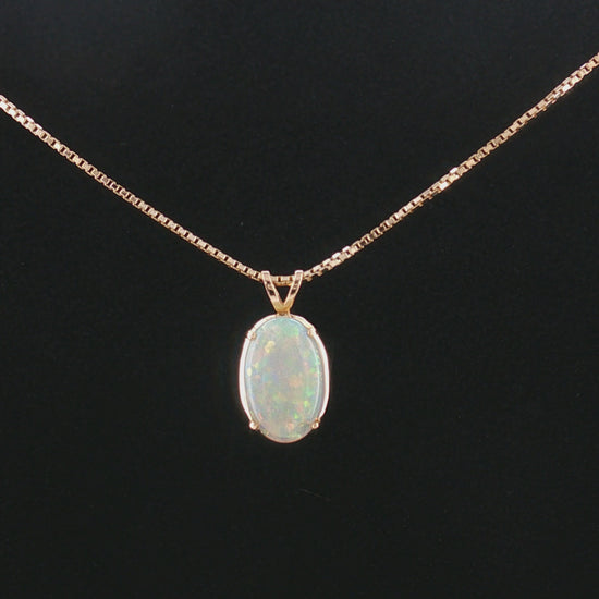 Mid-Century 14 Karat Yellow Gold Oval Natural Opal Necklace