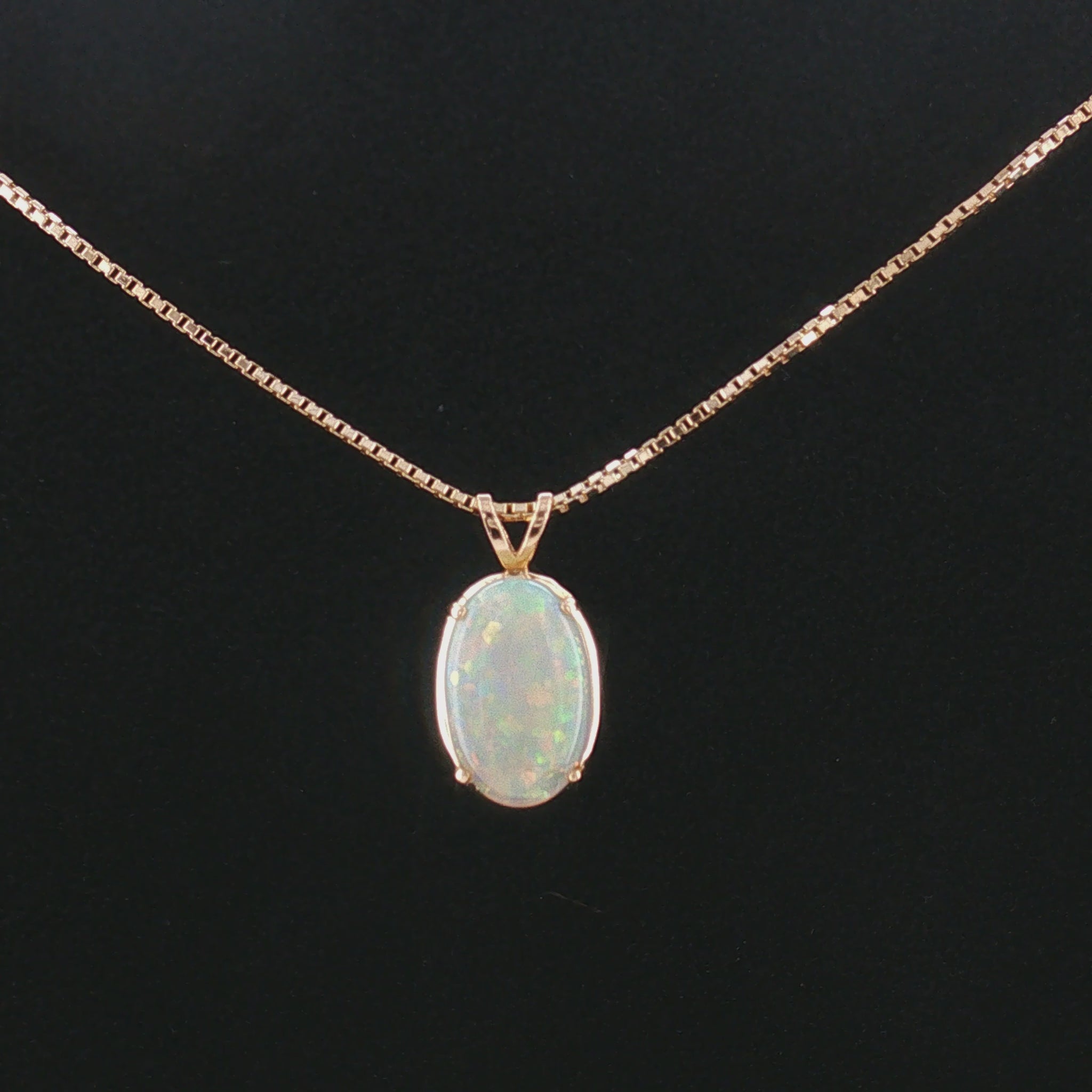 Mid-Century 14 Karat Yellow Gold Oval Natural Opal Necklace