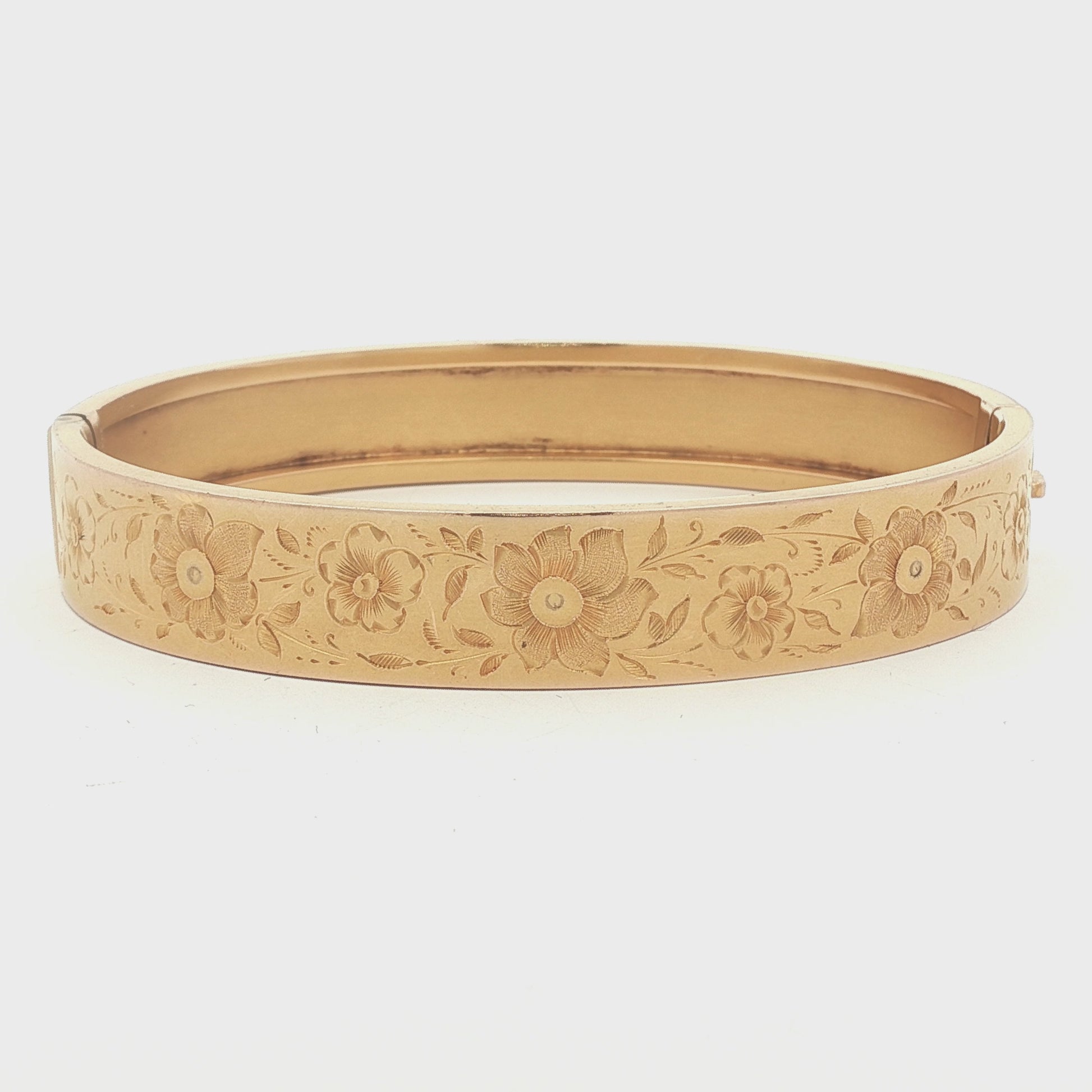 Vintage 14k yellow gold 10.5mm Wide Hand Engraved Hinged Bracelet